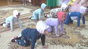 А ЛЯЛЕЧКА ТАНЦУЕТ, а лялечка поёт! Малыши ЗАЖГЛИ  у старших на выпускном так, что всем стало ЖАРКО!