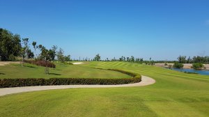 Гольф в Тайланде в клубе Royal Bang Pa-In Golf Club, лунки 1-9 | ASMR 🎧
