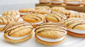 Бисквитное печенье с прослойкой  маршмэллоу.