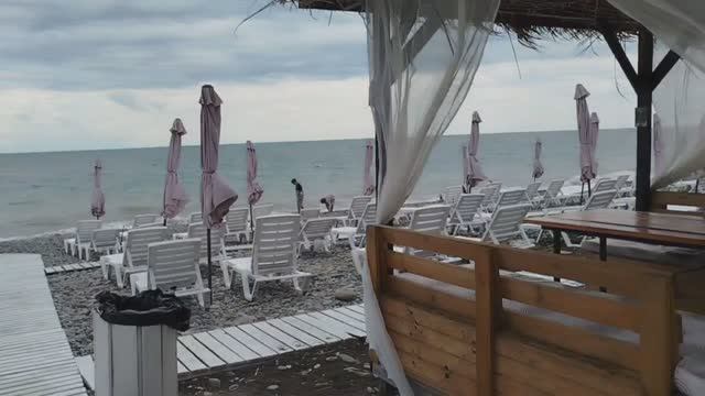 Пляж Касабланка Лазаревское сегодня 23 июня 2025, погода и море в Лазаревском сегодня, шторм, дождь смотреть онлайн