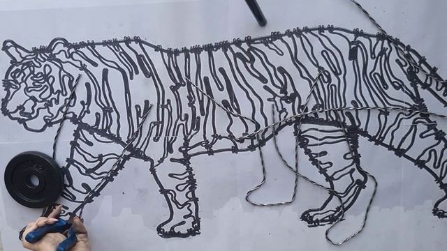 Новогодний светящийся тигр из проволоки своими руками. Символ 2022 года new year symbol 2022 tiger.