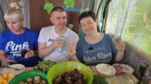 Мукбанг ВЕСЕЛО отмечаем ЮБИЛЕЙ Вована ВСЕЙ СЕМЬЁЙ! Знакомимся с РОДСТВЕННИКАМИ) ШАШЛЫКИ на ужин