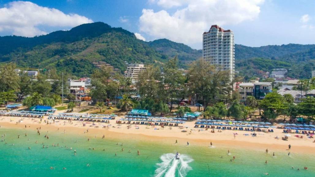 Карон, о. Пхукет, Таиланд 2025 смотреть онлайн