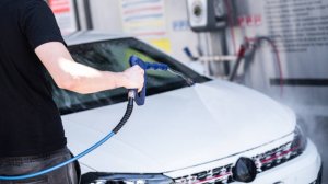 Экономия времени и денег: как дешево помыть машину на мойке самообслуживания