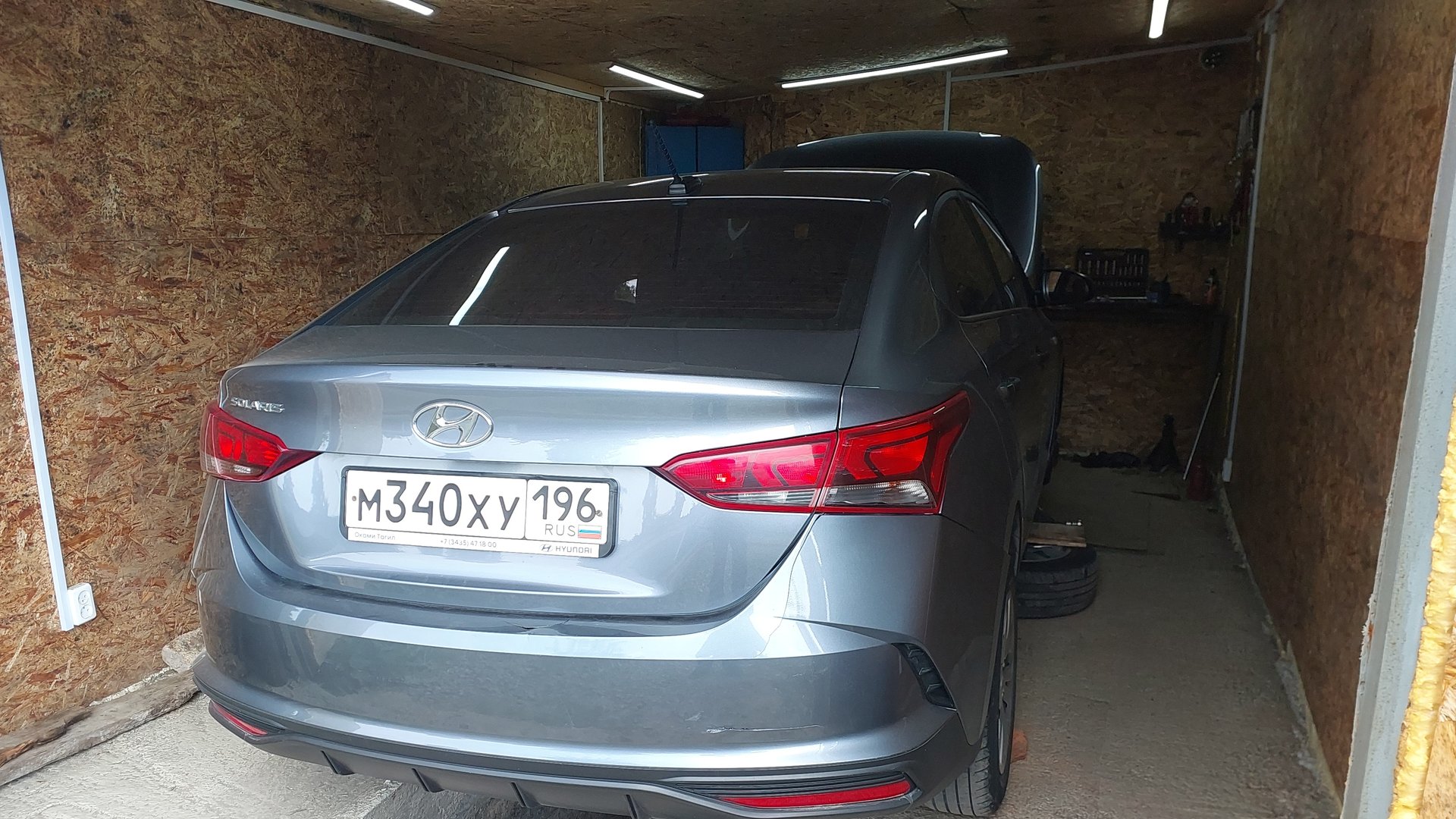 Замена ремня генератора и ролика,замена тормозных дисков,замена антифриза на Hyundai Solaris. смотреть онлайн