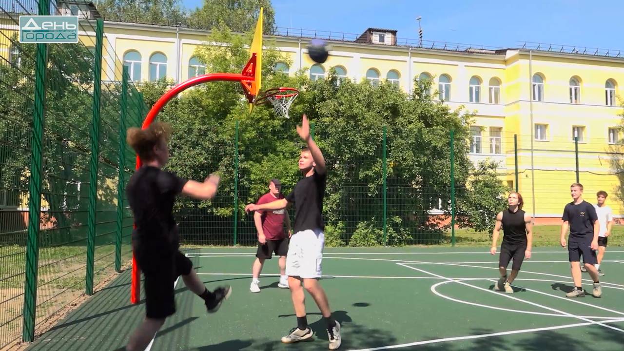 Две спортивные площадки появились по проекту «Вам решать!» в Московском районе смотреть онлайн