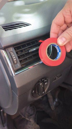 Трезвый водитель поделился хитростью!