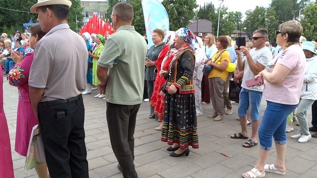 Марийский танец. Марина Хайбуллина на ПЕЛЕДЫШ ПАЙРЕМ, г. Благовещенск смотреть онлайн