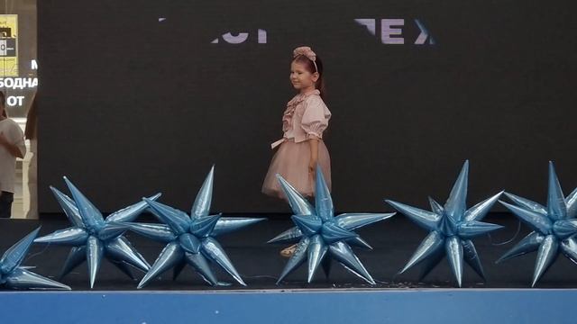 Дизайнер Елена Ульянова на отчётном показе школы моделей Fashion kids models! смотреть онлайн