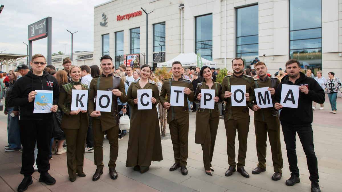 Акция Минобороны России «Единство в памяти. Сила в подвиге!». Артисты ЦДРА в Костроме. смотреть онлайн