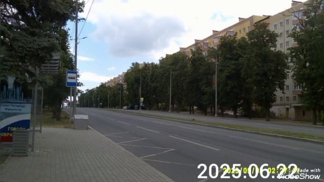 Мариуполь ⛵ ул.Зелинского,люди хотят вернуться в свою многоэтажку.🏢 смотреть онлайн