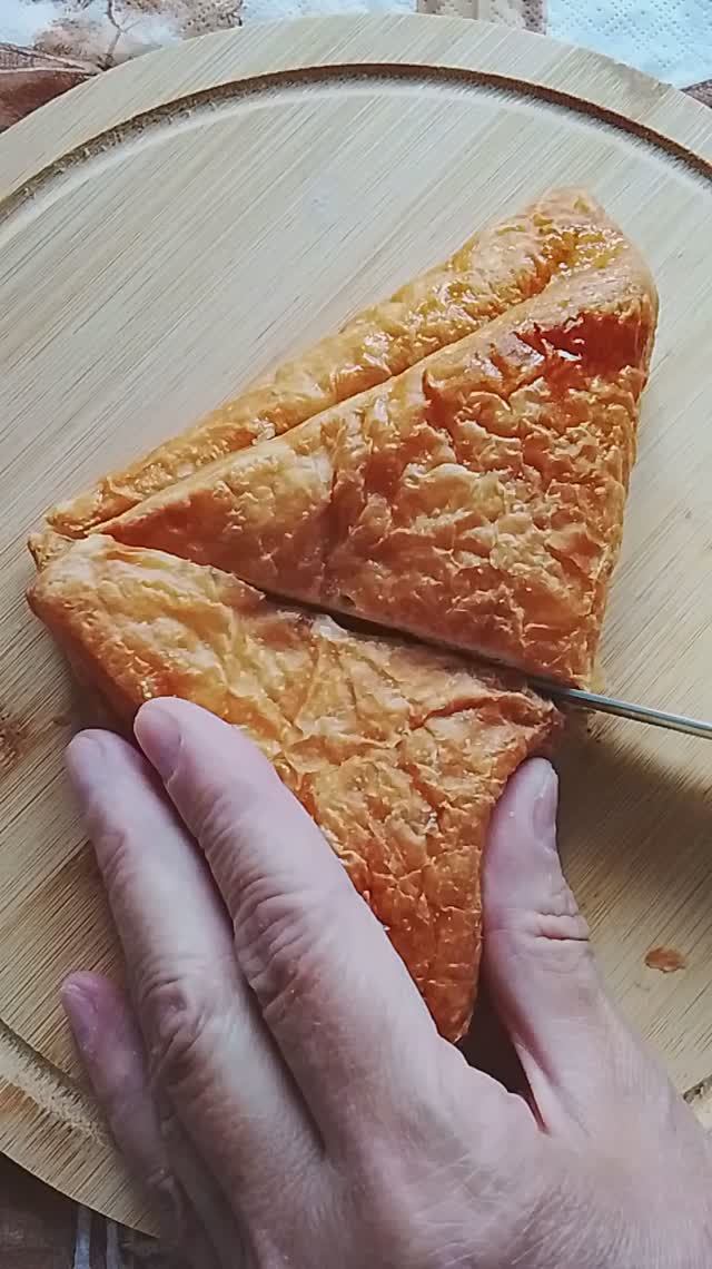Пробуем булочки из кафе Цех85, шоколадные палочки и чокопай ☺️❤️ смотреть онлайн