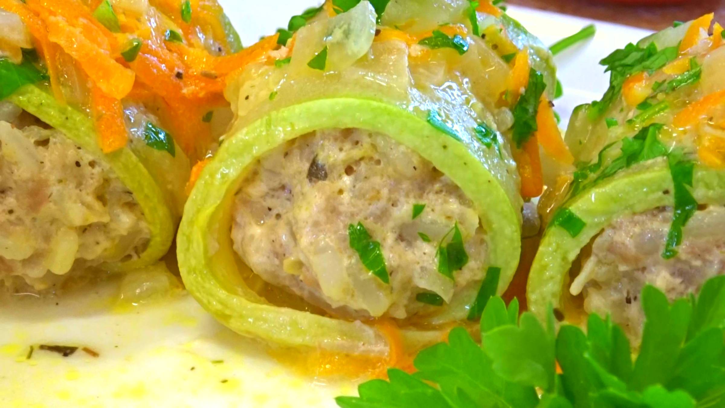 КАБАЧКИ не жарю, а готовлю их ПО-НОВОМУ. Голубцы ИЗ КАБАЧКОВ, мы просто подсели на это блюдо смотреть онлайн