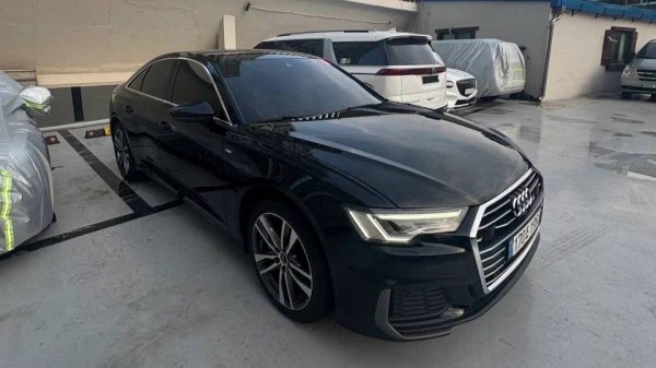 Audi A6 c8 45 tfsi
2021 год
пробег 31 639 км