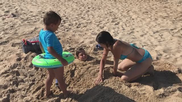 Второй день без света в Анапе _ Унесло в море на катамаране _Пляж на Бугазской косе _ Минусы Анапы смотреть онлайн