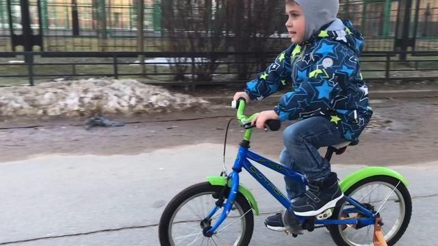 Мирон на велосипеде в 4 года смотреть онлайн