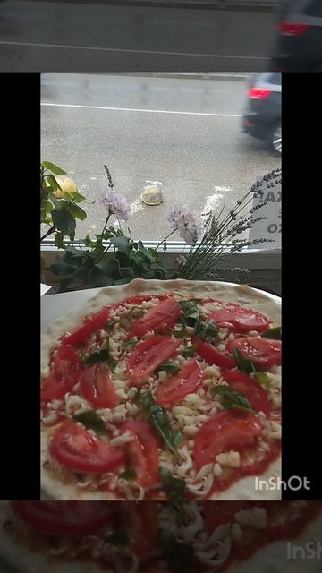 Готовим пиццу Маргариту. смотреть онлайн