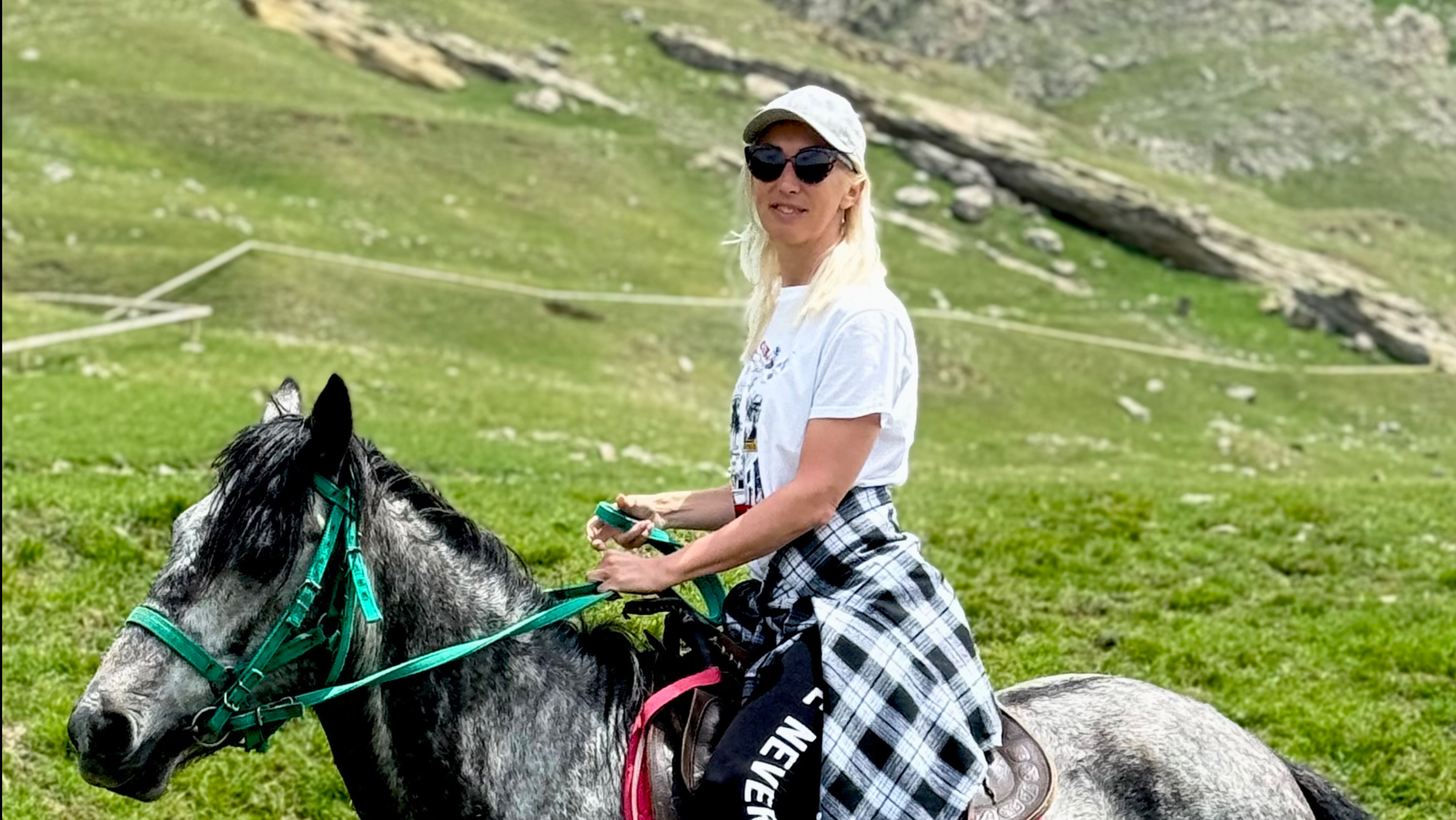 Утро в горах Дагестана. Зиплайн и лошади. смотреть онлайн