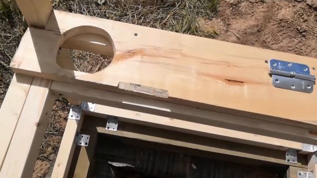 Дачный туалет своими руками День 3. Сиденье и пол.