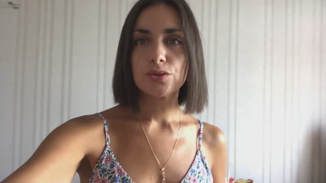 С мамой за травами / Гироскутер, футбол, догонялки / Домой в Питер / Влог смотреть онлайн