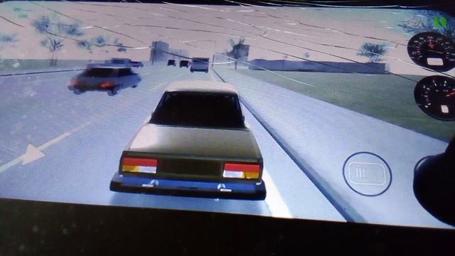 Наша золотая Лада 2107 едет по городу Воркута. Очень интересный симулятор русские тачки.