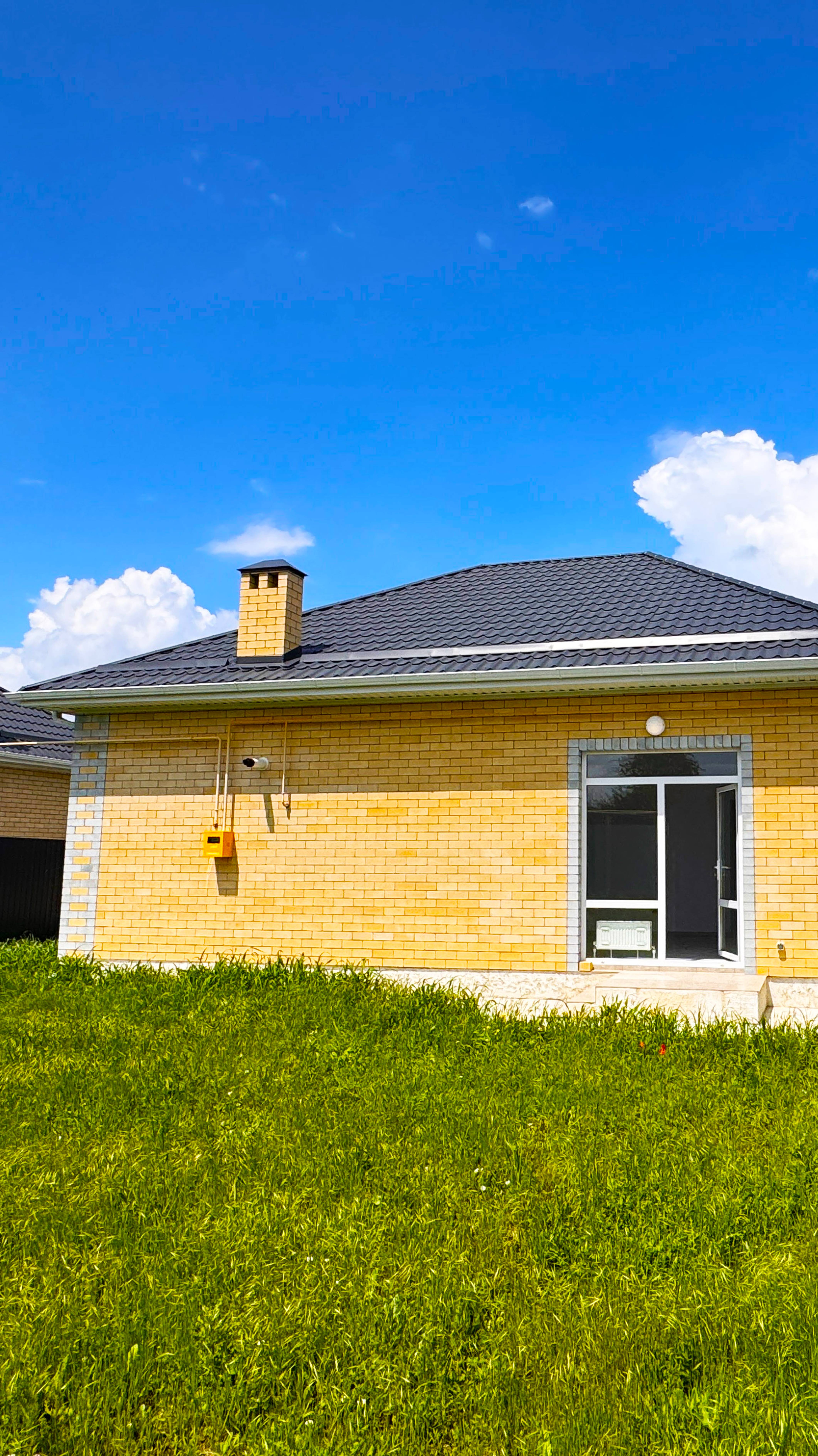 Современный стиль и комфорт: дом с тремя изолированными комнатами и ремонтом! смотреть онлайн