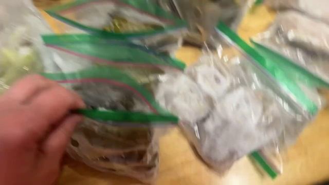 Бросила мужа и уехала в Армению. Приготовила мужу заготовки, пока я буду в отъезде