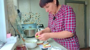 Долго присматривалась и в итоге полюбила его.