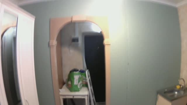 Разделяем на "постоянно" небольшую комнату = прихожка, туалет, жилое помещение. смотреть онлайн