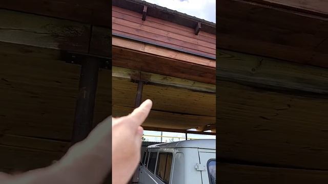 Простой навес на трубах, размеры 5 на 18 м не завалился. смотреть онлайн