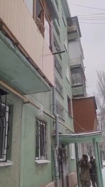 Друг в беде не бросит...))) смотреть онлайн