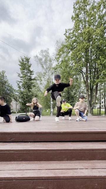 LIFE IS DANCE Шаффл (Shuffle)
Королёв смотреть онлайн