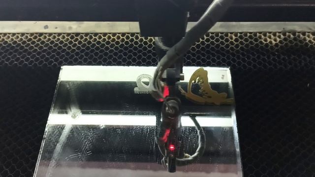 Лазерная гравировка стекла передняя часть