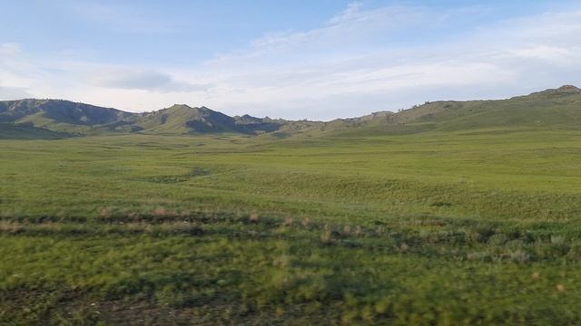 Горы , красота из окна.Хакасия