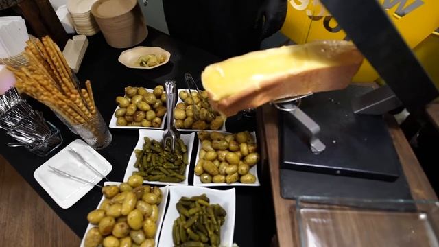 Анимационная станция с сыром Раклет на Вашем фуршете..