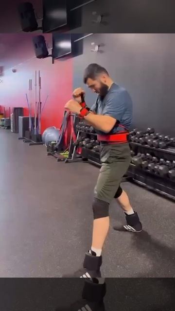 Артур Бетербиев готовится к реваншу с Биволом смотреть онлайн