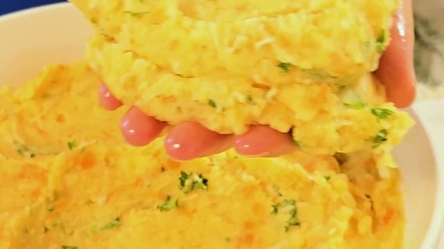 Картошка + 2 яйца = шедевр! Деревенский рецепт моей бабушки, который все обожают 😍 смотреть онлайн