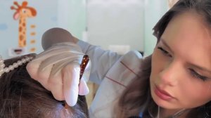 15. АСМР Проверка на вши от школьной медсестры • Близкий шепот