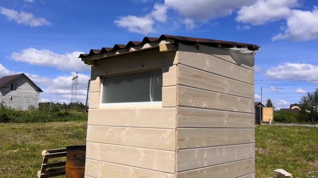 Дачный туалет своими руками День 4. Стены и вентиляция дачного туалета.