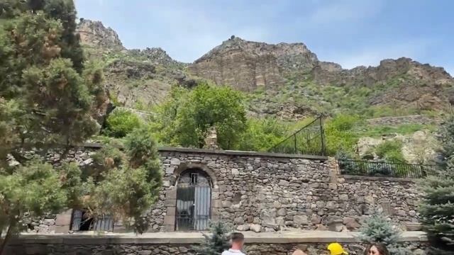 Монастырь Гегард, Хачкары, как азеры уничтожают Армянское наследие