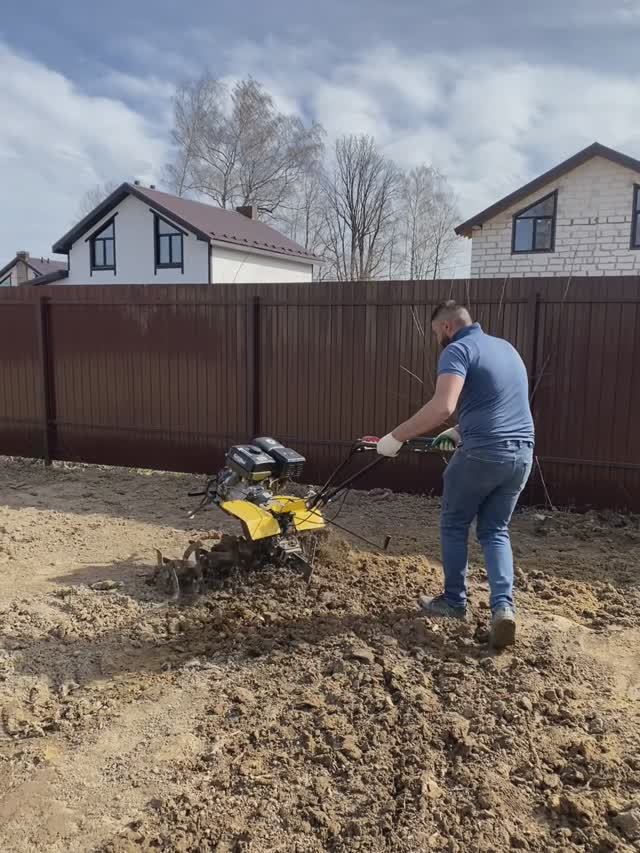 Культивация земли под газон