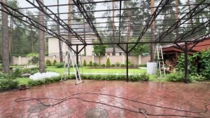 Навес к дому с кровлей из поликарбоната