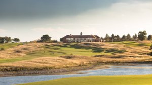 Гольф в Англии на лазурных полях The Oxfordshire Golf Club