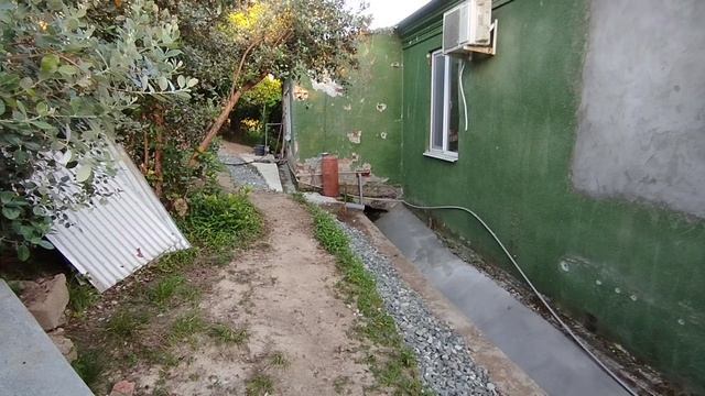 Дренаж вокруг дома завершён!