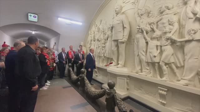 Иосиф Сталин — путеводная звезда России! смотреть онлайн