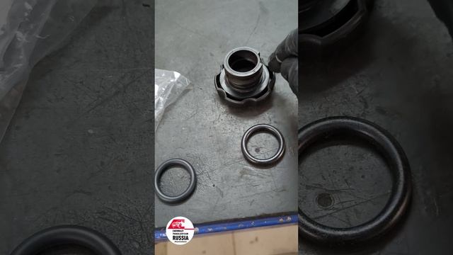 Замена уплотнительного коллечка пробки масло заливной горловины на CHEVROLET TRAILBLAZER 2001-2009