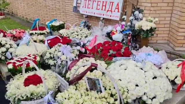 Видео с могилы Юрия Шатунова от Жени смотреть онлайн