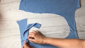 DIY Ассиметричная горловина футболки (построение и обработка) | Как шить трикотаж