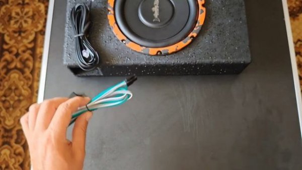 Обзор и установка подседельного сабвуфера DL Audio Barracuda 8a Underseat в Лада Веста