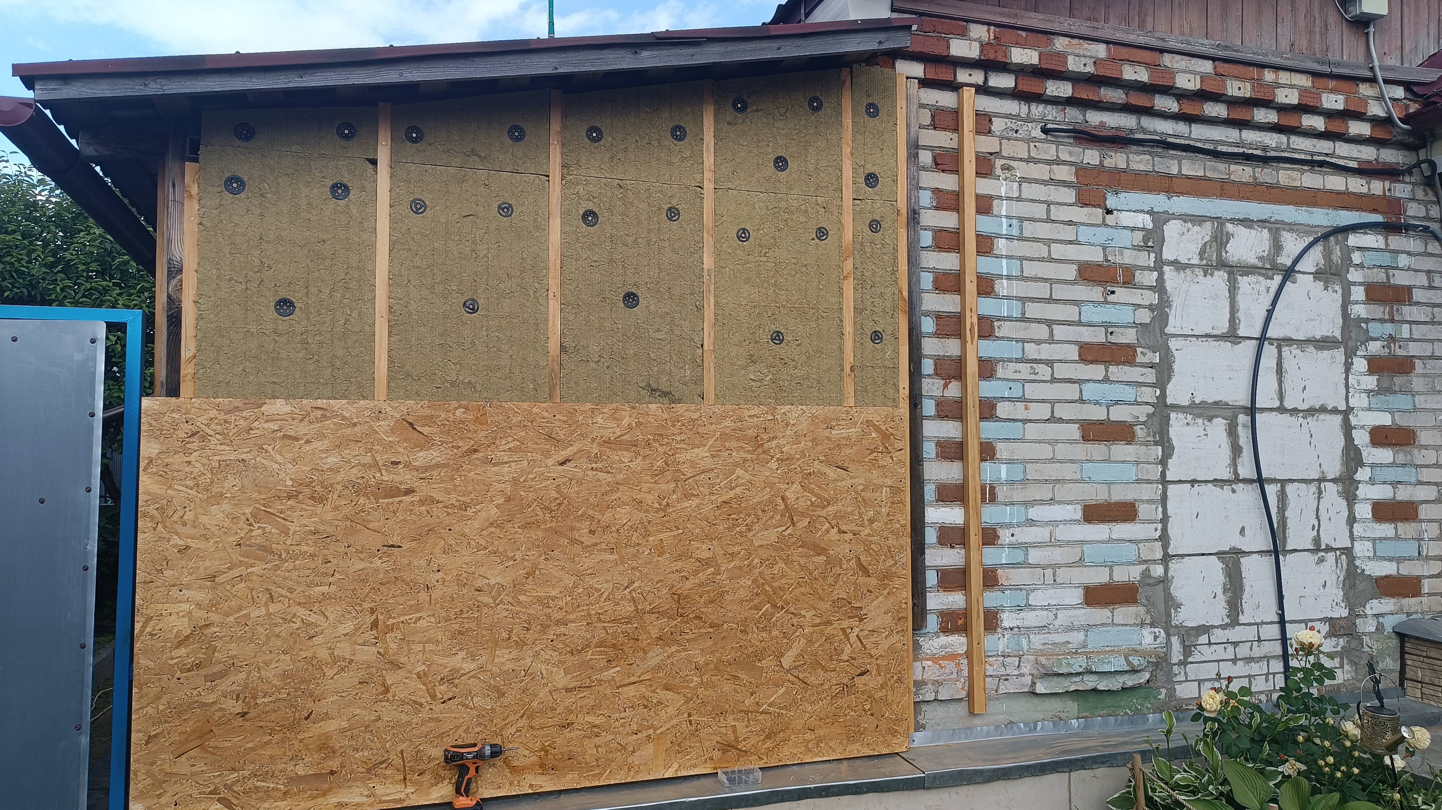 НАЧАЛИ ОТДЕЛКУ КРЫЛЬЦА И ДОМА / Все делаем сами...